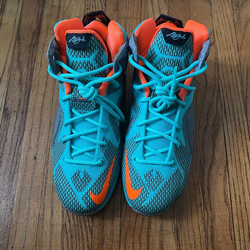 Lebron 12 - Picture 4 of 7